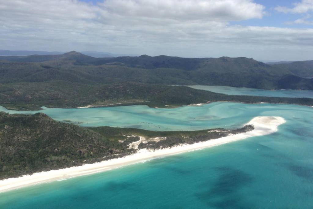 Oceanview Apartment Airlie Beach Esterno foto